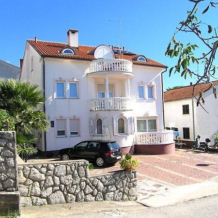 Apartments Kristina คิร์ก ภายนอก รูปภาพ