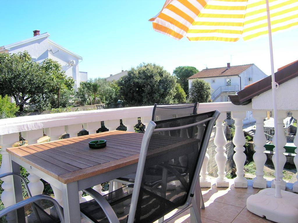 Apartments Kristina คิร์ก ภายนอก รูปภาพ