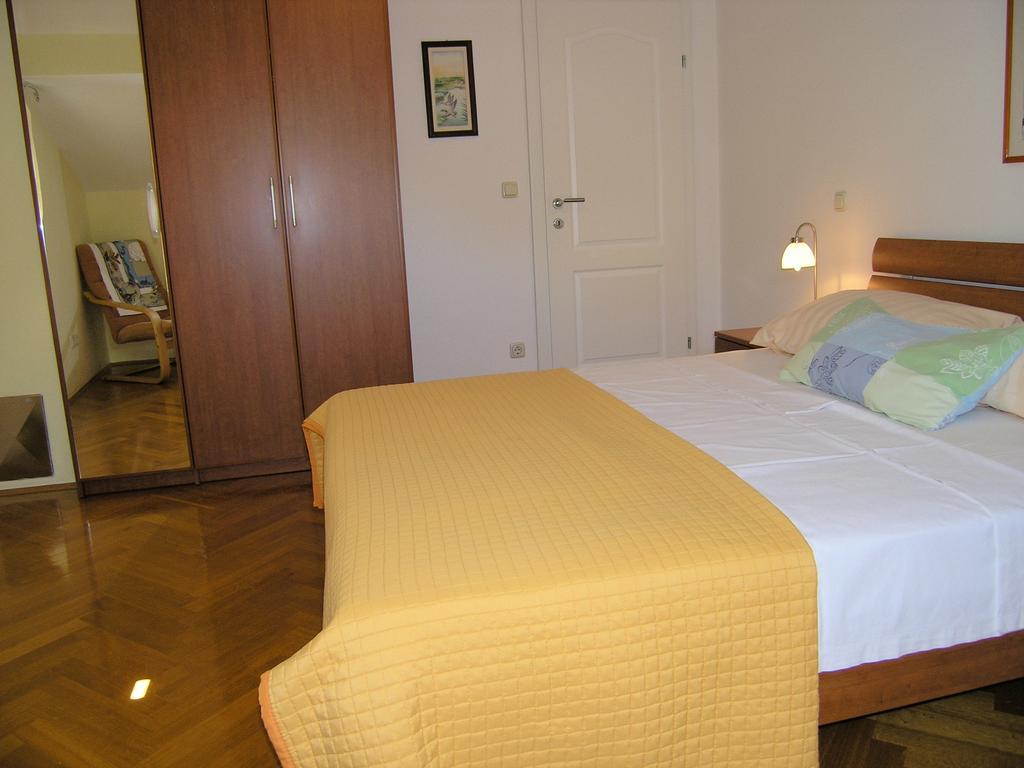 Apartments Kristina คิร์ก ภายนอก รูปภาพ