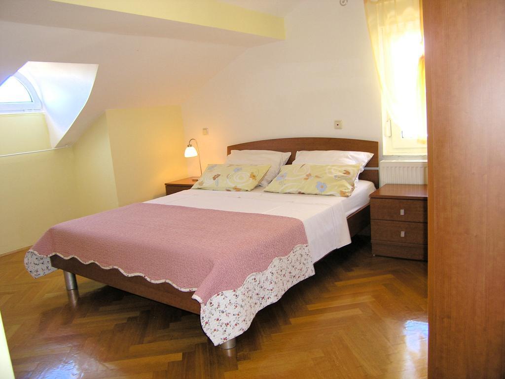 Apartments Kristina คิร์ก ภายนอก รูปภาพ