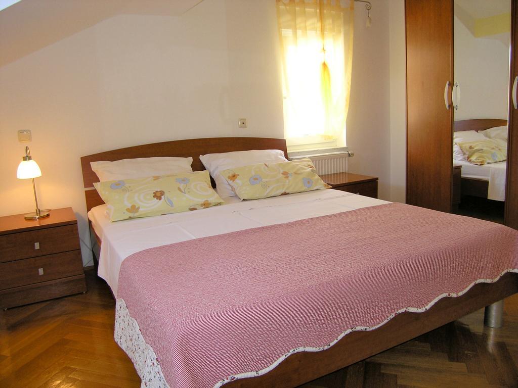 Apartments Kristina คิร์ก ภายนอก รูปภาพ
