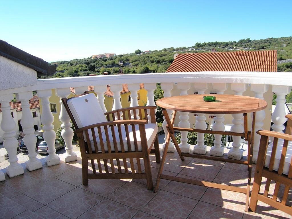 Apartments Kristina คิร์ก ภายนอก รูปภาพ
