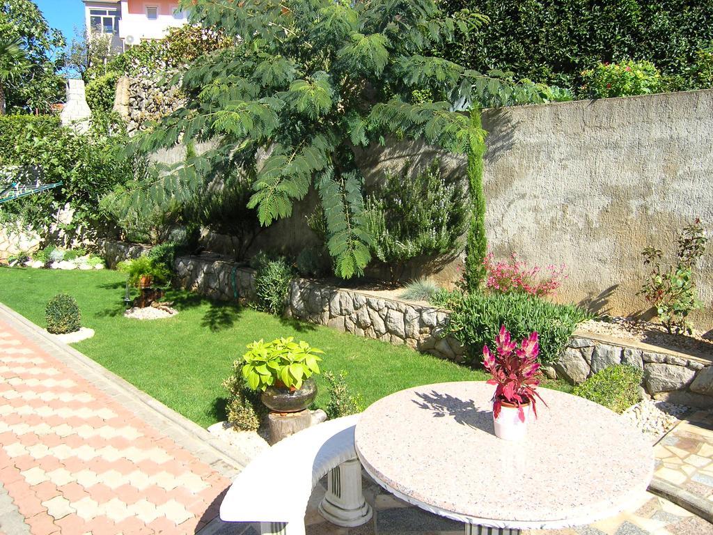 Apartments Kristina คิร์ก ภายนอก รูปภาพ
