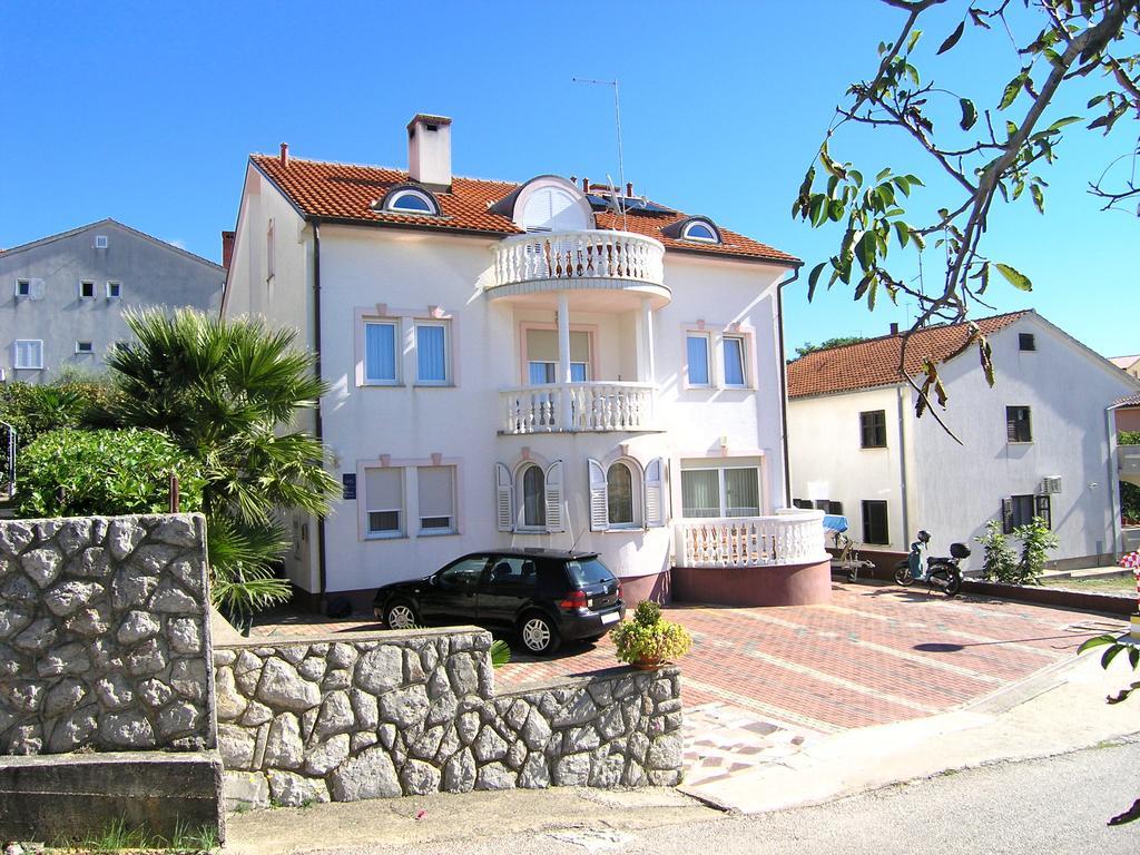 Apartments Kristina คิร์ก ภายนอก รูปภาพ