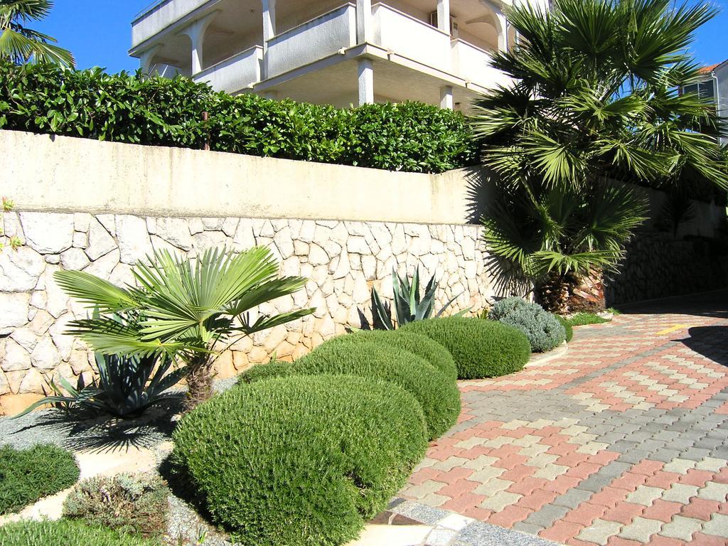 Apartments Kristina คิร์ก ภายนอก รูปภาพ