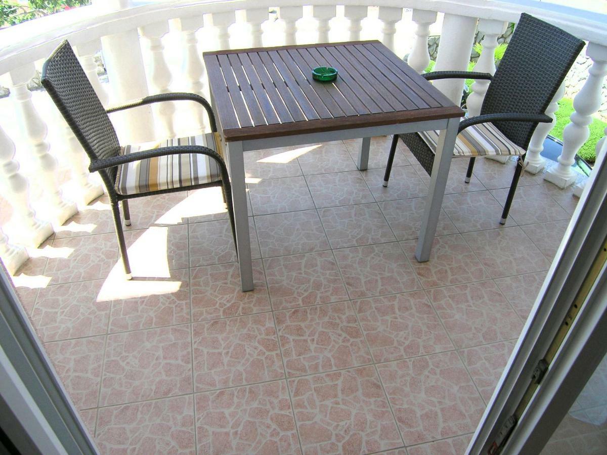 Apartments Kristina คิร์ก ภายนอก รูปภาพ