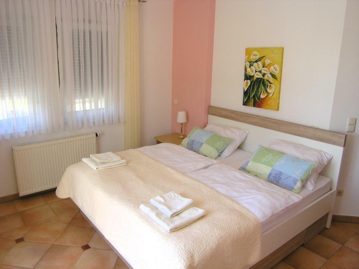 Apartments Kristina คิร์ก ภายนอก รูปภาพ