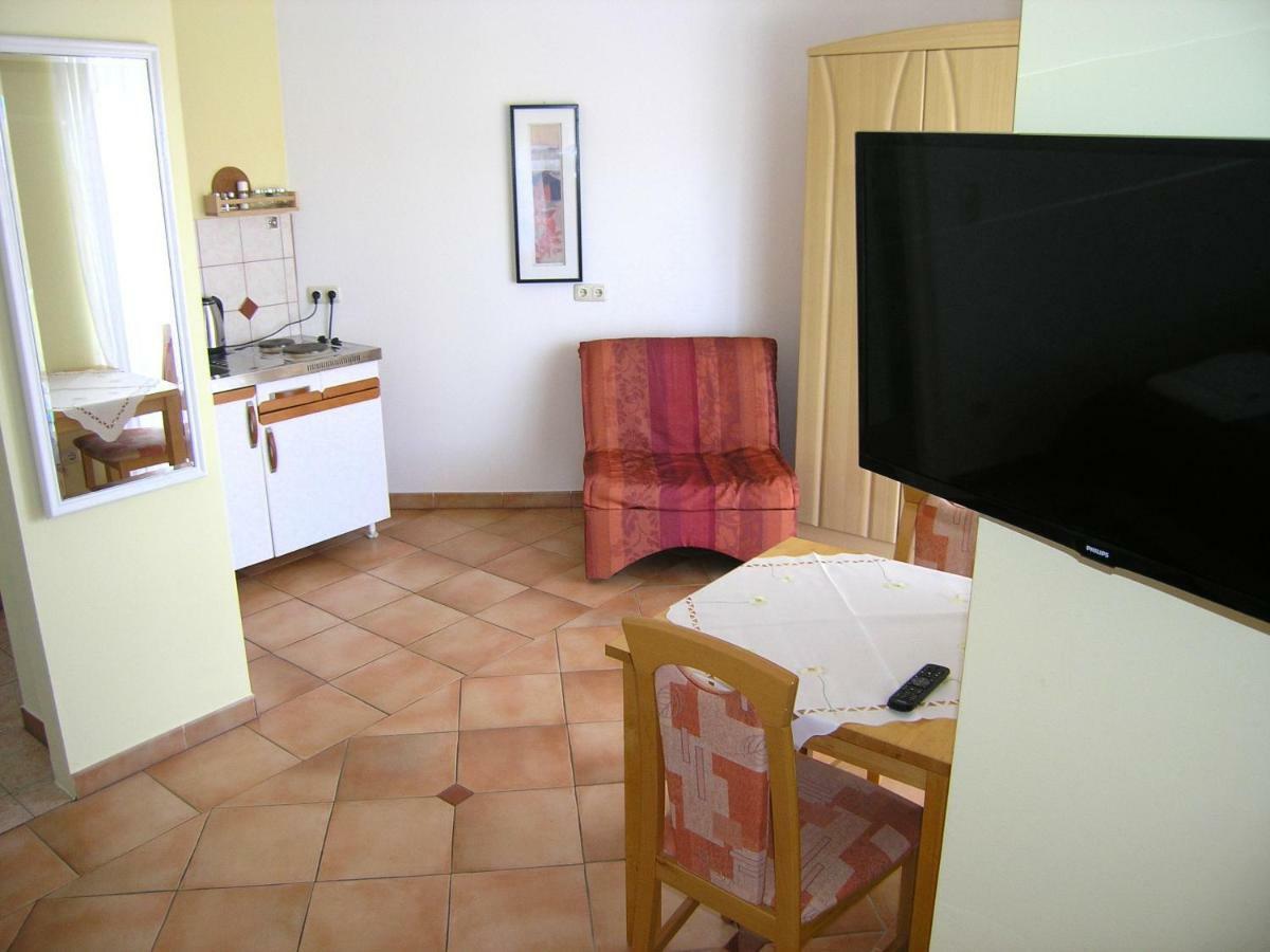 Apartments Kristina คิร์ก ภายนอก รูปภาพ