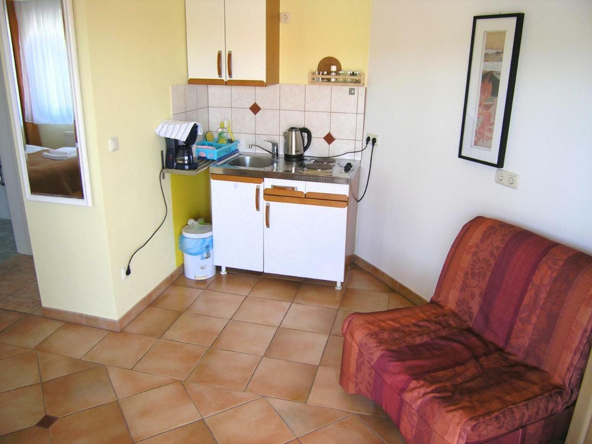 Apartments Kristina คิร์ก ภายนอก รูปภาพ
