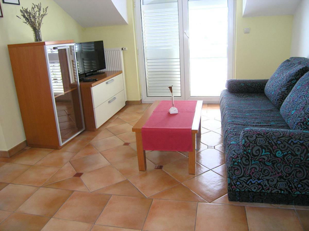 Apartments Kristina คิร์ก ภายนอก รูปภาพ