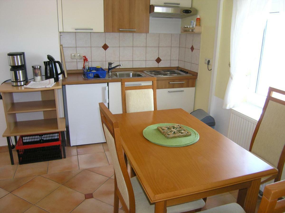 Apartments Kristina คิร์ก ภายนอก รูปภาพ