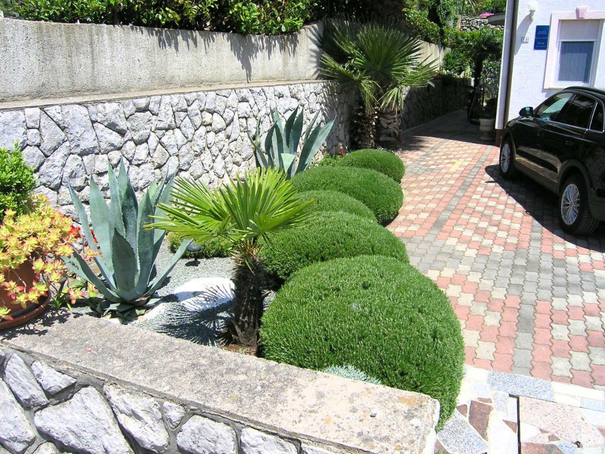 Apartments Kristina คิร์ก ภายนอก รูปภาพ