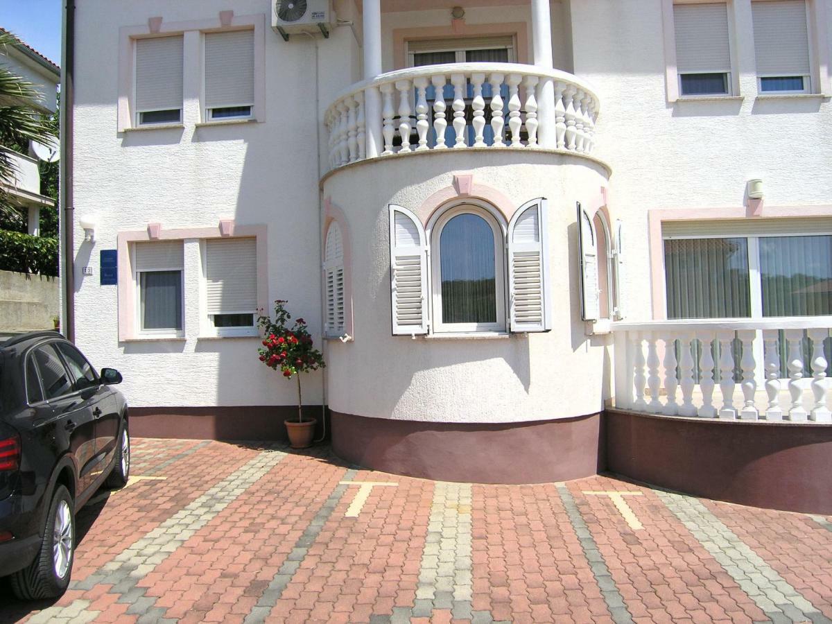 Apartments Kristina คิร์ก ภายนอก รูปภาพ